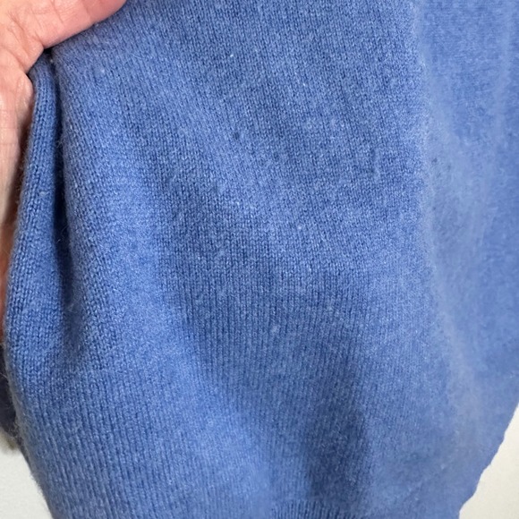 Club Room 100% 2-Ply Cashmere V Neck Sweater Men's Size L Blue Classic Preppy - Picture 6 of 8